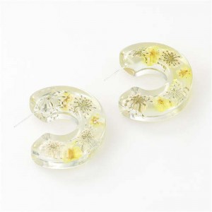 Vintage Wholesale Jewelry Style Crescent Shape Flower Inlaid Transparent Resin Earrings - Yellow