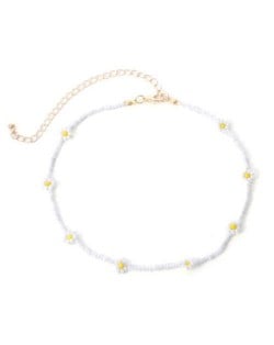 Vintage Ethnic Style Beads Weaving Flower Women Wholesale Necklace - White