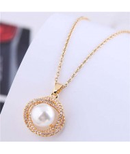 Korean Fashion Graceful Golden Design Pearl Pendant Copper Wholesale Necklace