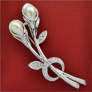 Rhinestone and Pearl Embellished 18K Platinum Tulip Brooch