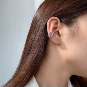 (1 Piece) Wholesale Fashion Two-Toned Jewelry Cubic Zirconia Inlaid Pin Design Punk Style Copper Ear Clip