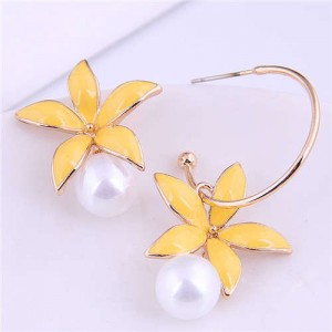Elegant Oil-spot Glazed Wholesale Jewelry Lily with Pearl Design Women Asymmetric Earrings - Yellow