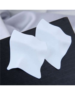 Wholesale Jewelry Unique Three-dimensional Modeling Irregular Bold Fashion Women Earrings - White