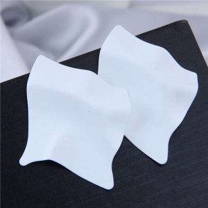 Wholesale Jewelry Unique Three-dimensional Modeling Irregular Bold Fashion Women Earrings - White