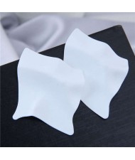 Wholesale Jewelry Unique Three-dimensional Modeling Irregular Bold Fashion Women Earrings - White