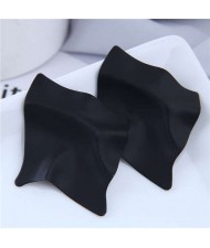 Wholesale Jewelry Unique Three-dimensional Modeling Irregular Bold Fashion Women Earrings - Black