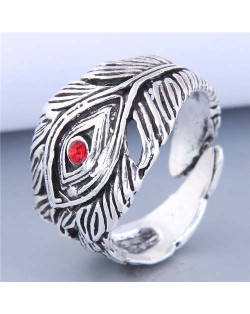 Bold Fashion Wholesale Jewelry Charming Eye with Feathers Modeling Vintage Alloy Ring - Red