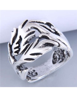 Vintage Style Wholesale Jewelry Hollow-out Seaweed Bold Fashion Man Alloy Ring