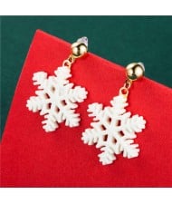 Classic Design Snowflake Christmas Gorgeous Decorated Women Oil-Spot Glazed Wholesale Earrings - White