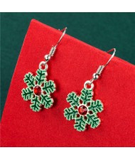 Classic Design Snowflake Christmas Gorgeous Decorated Women Oil-Spot Glazed Wholesale Earrings - Green