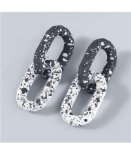 Hip-hop Black and White Unique Chain Design Wholesale Jewelry Women Resin Earrings