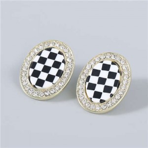 Minimalist Fashion Checkered Wholesale Jewelry Rhinestone Rimmed Vintage Women Ear Studs - Oval