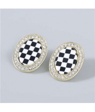 Minimalist Fashion Checkered Wholesale Jewelry Rhinestone Rimmed Vintage Women Ear Studs - Oval