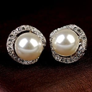 Elegant Rhinestone Surrounded Pearl Ear Studs - Platinum