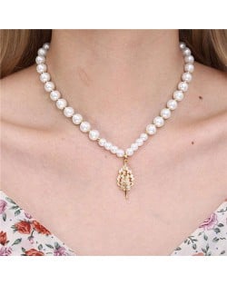 Fashion Jewelry Wholesale Golden Beads Decorated Leaf Pendant Elegant Pearl Necklace