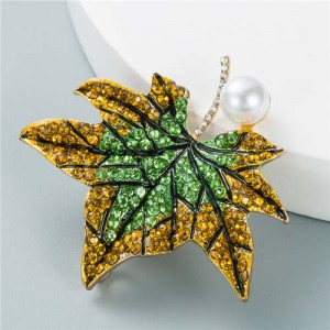 Luxurious Rhinestone Maple Leaf Shape Artificial Pearl Inlaid Women Popular Brooch - Green