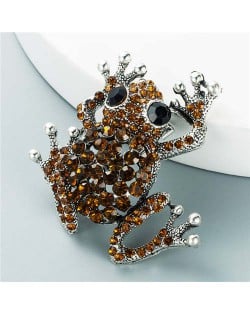 Cute Frog Shining Rhinestone Decorated Design Women Alloy Brooch - Brown