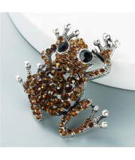 Cute Frog Shining Rhinestone Decorated Design Women Alloy Brooch - Brown