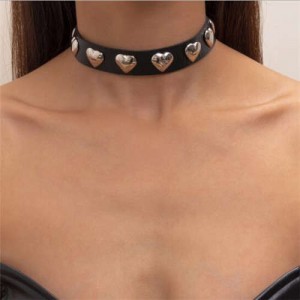 Heart Shape Embellished Leather High Fashion Women Wholesale Choker Necklace