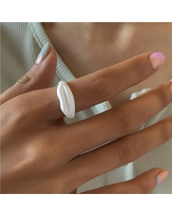 Creative Lip Pattern Unique Design U.S. Fashion Statement Wholesale Jewelry Women Ring - White
