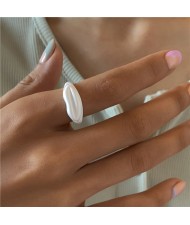 Creative Lip Pattern Unique Design U.S. Fashion Statement Wholesale Jewelry Women Ring - White