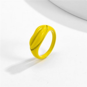 Creative Lip Pattern Unique Design U.S. Fashion Statement Wholesale Jewelry Women Ring - Yellow