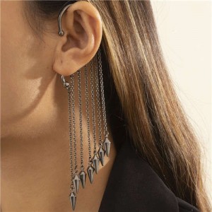 (1 Piece) Punk Style Bold Fashion Rivet Long Tassel Gun Black Singular Ear Hook