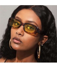 12 Colors Available Vintage Small Rectangular Frame Design U.S. Street Popular Fashion Wholesale Sunglasses