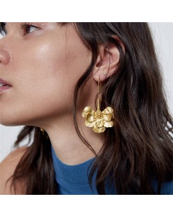 U.S. and European High Fashion Style Golden Flower Design Women Wholesale Costume Earrings