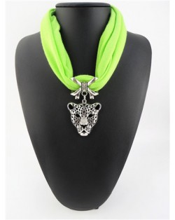 Leopard Head Pendant High Fashion Short Cool Style Women Scarf Necklace - Grass