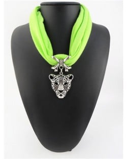 Leopard Head Pendant High Fashion Short Cool Style Women Scarf Necklace - Grass