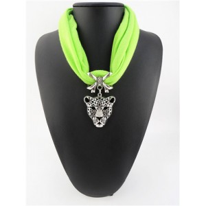 Leopard Head Pendant High Fashion Short Cool Style Women Scarf Necklace - Grass