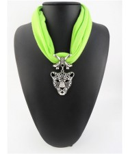 Leopard Head Pendant High Fashion Short Cool Style Women Scarf Necklace - Grass