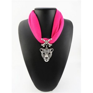 Leopard Head Pendant High Fashion Short Cool Style Women Scarf Necklace - Rose