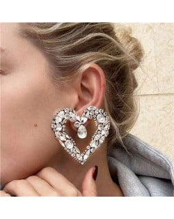 Super Bling Luxury Rhinestone Wholesale Jewelry Bold Fashion Heart Shape Costume Earrings - White