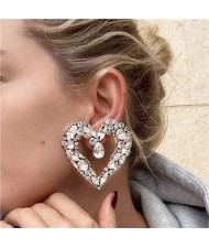 Super Bling Luxury Rhinestone Wholesale Jewelry Bold Fashion Heart Shape Costume Earrings - White