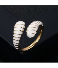 European and American High Fashion Creative Cobra Modeling Open-end Costume Ring - White