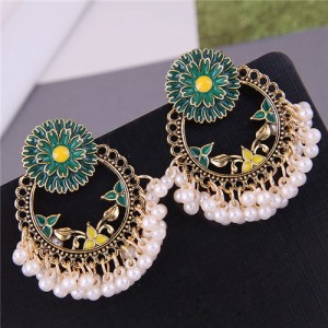 Pearl and Enamel Flower Royal Fashion Women Hoop Costume Earrings - Green