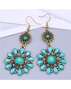 Vintage Royal Fashion Resin and Rhinestone Flower Design Women Dangle Earrings - Teal