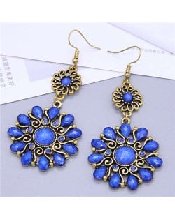 Vintage Royal Fashion Resin and Rhinestone Flower Design Women Dangle Earrings - Blue