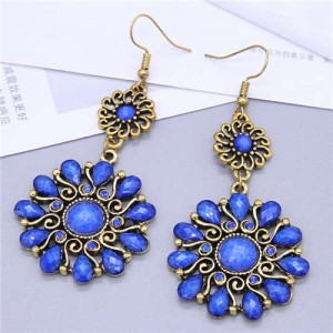 Vintage Royal Fashion Resin and Rhinestone Flower Design Women Dangle Earrings - Blue