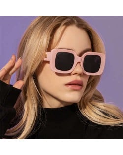 4 Colors Available Rivet Decorated Square Vintage Fashion Wholesale Sunglasses