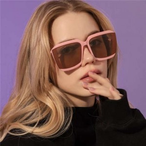 4 Colors Available Sqaure Frame Curved Metallic Legs Online Celebrity Fashion Wholesale Sunglasses