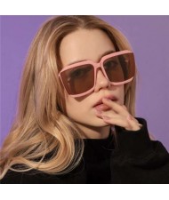 4 Colors Available Sqaure Frame Curved Metallic Legs Online Celebrity Fashion Wholesale Sunglasses