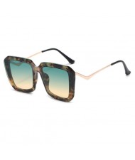 4 Colors Available Sqaure Frame Curved Metallic Legs Online Celebrity Fashion Wholesale Sunglasses