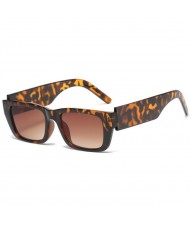 4 Colors Available Mini Sqaure Frame Bold Legs U.S. Fashion Wholesale Sunglasses