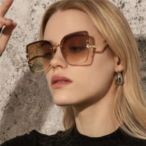 4 Colors Available Gradient Color Frameless U.S. and European Vogue Wholesale Sunglasses
