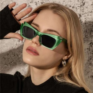 4 Colors Available Cat Eye Small Frame U.S. Party Fashion Wholesale Sunglasses