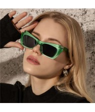 4 Colors Available Cat Eye Small Frame U.S. Party Fashion Wholesale Sunglasses