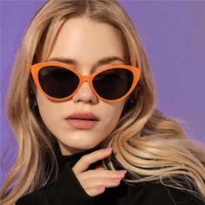 4 Colors Available Popular Cat Eye Small Frame Unique Beach Fashion Women Sunglasses